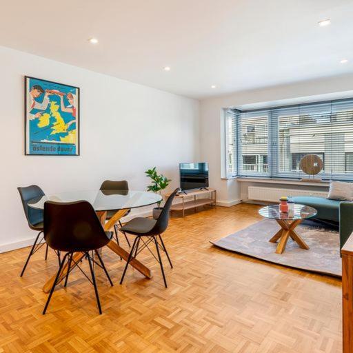 Fantastically Located Modern Apartment With Garage Available オステンド エクステリア 写真